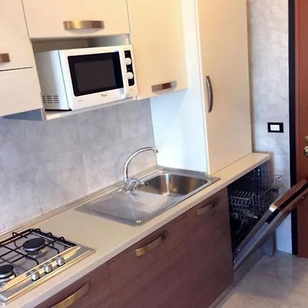 Relax And Unwind By The Pool In Lejlighed *