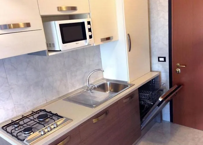 Relax And Unwind By The Pool In Lejlighed *